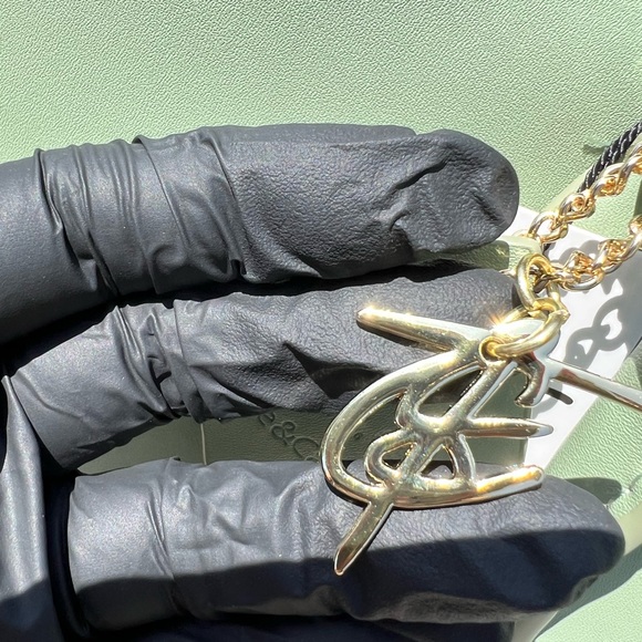 Bag SALE! 🥳 Tote & Carry! Gorgeous shade of green. Brand new with tags… - Picture 7 of 13